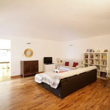 Gran Con Posto Auto! Apartment